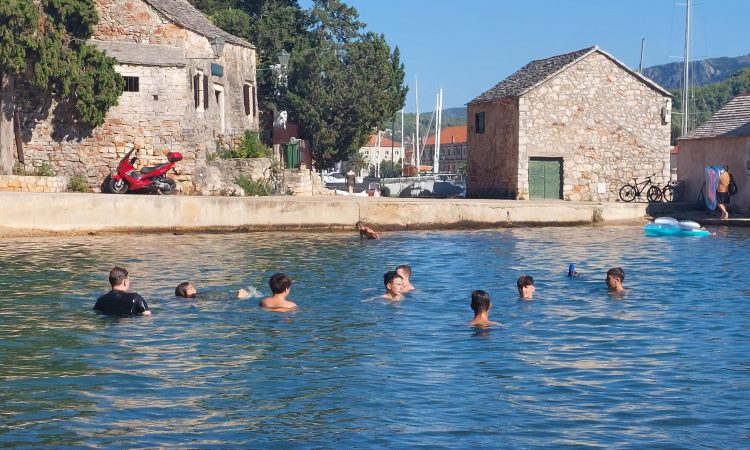 Celjski učenci so letovali na otoku Hvaru